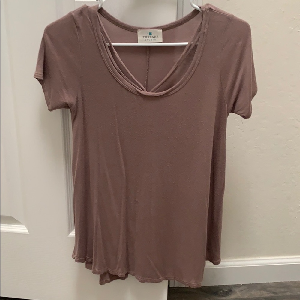 Threads studio tee